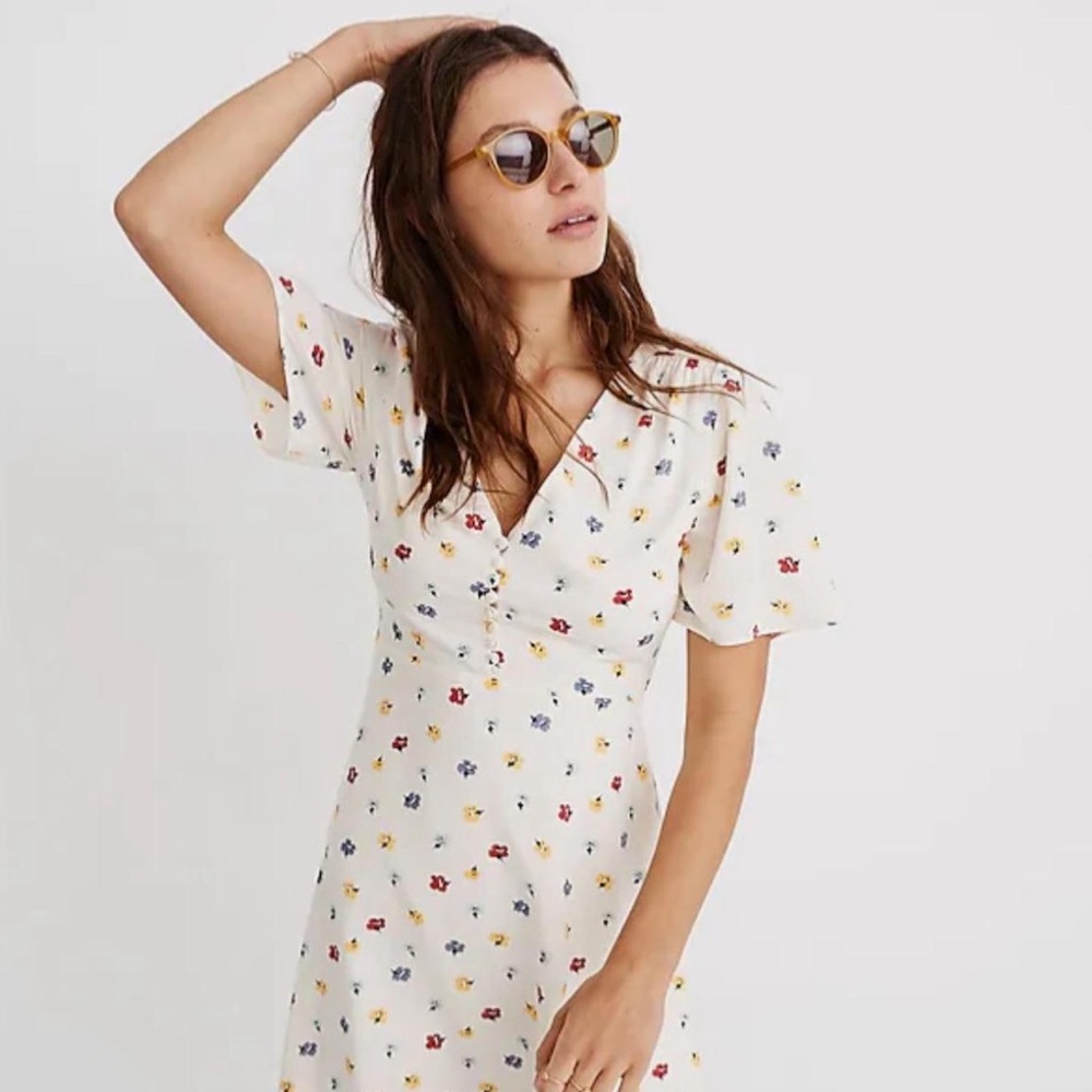 Orchard Flutter-Sleeve Dress in Confetti Floral